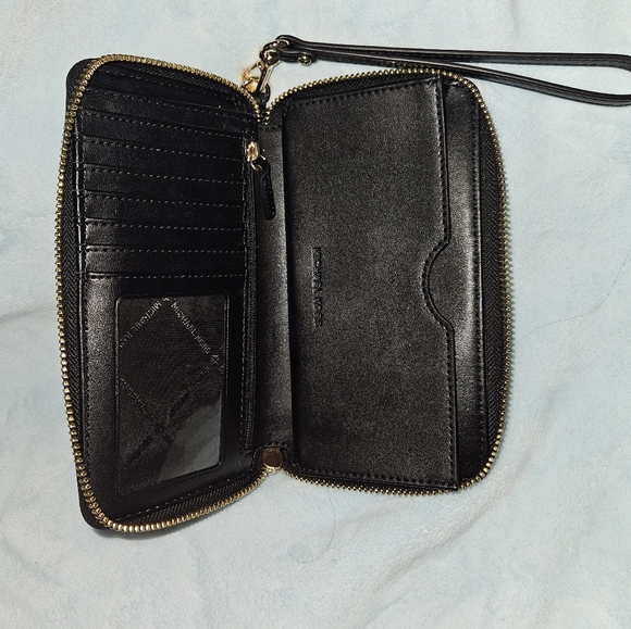 EUC Michael Kors Leather Smartphone Wristlet - Picture 7 of 10